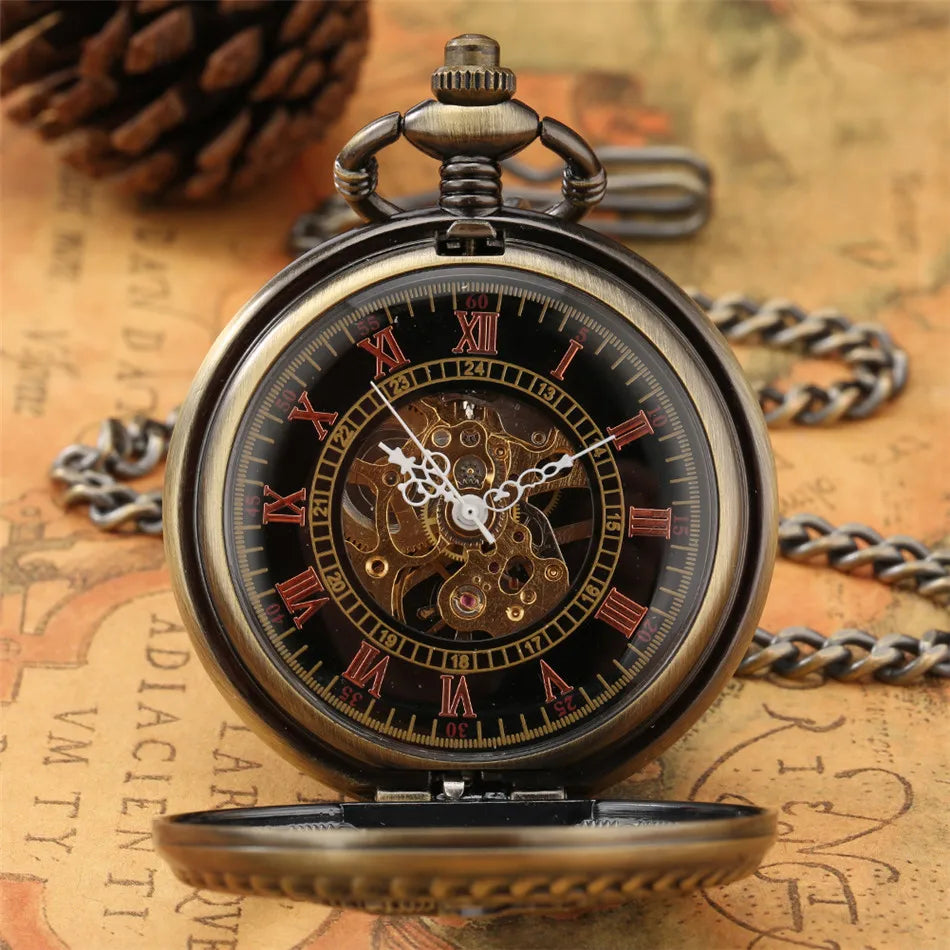 Montre mécanique à remontage manuel capot siglé d'une Créature mythique Ma montre à gousset
