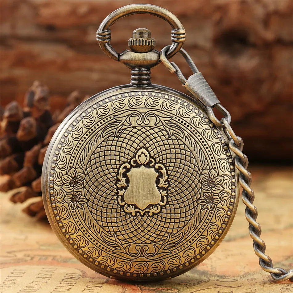 Montre mécanique à remontage manuel capot siglé d'une Créature mythique Ma montre à gousset