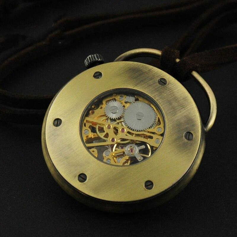 Montre à gousset mécanique à remontage manuel boitier laiton, chiffres Romains et mouvement apparent Ma montre à gousset