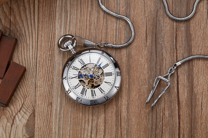 Montre à gousset mécanique à remontage manuel, boitier chrome et chiffres Romains Ma montre à gousset