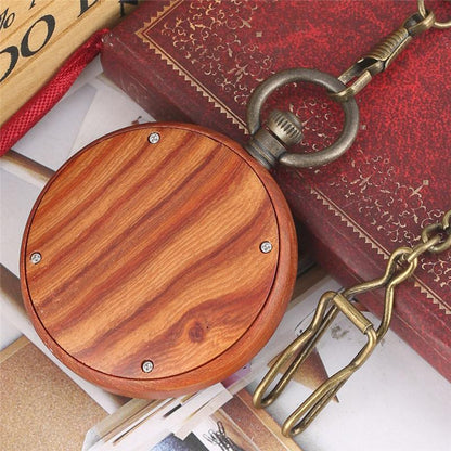 Montre à gousset en bois de merisier mouvement quartz et surimpression d'aigle Ma montre à gousset